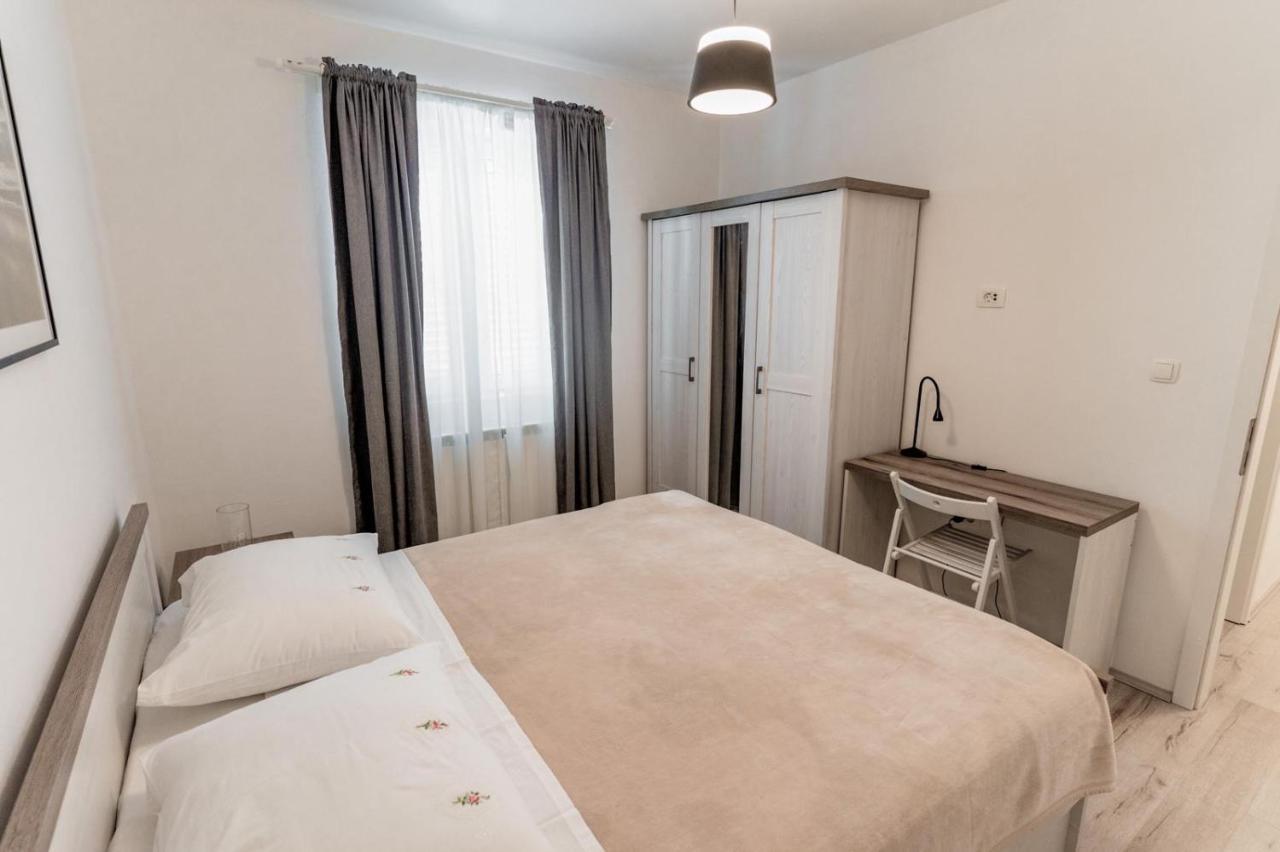 Apartments Happy Sukošan Extérieur photo