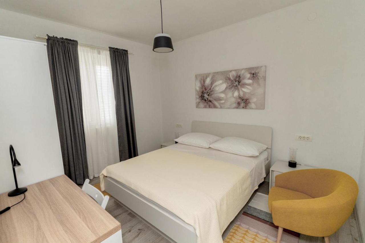 Apartments Happy Sukošan Extérieur photo