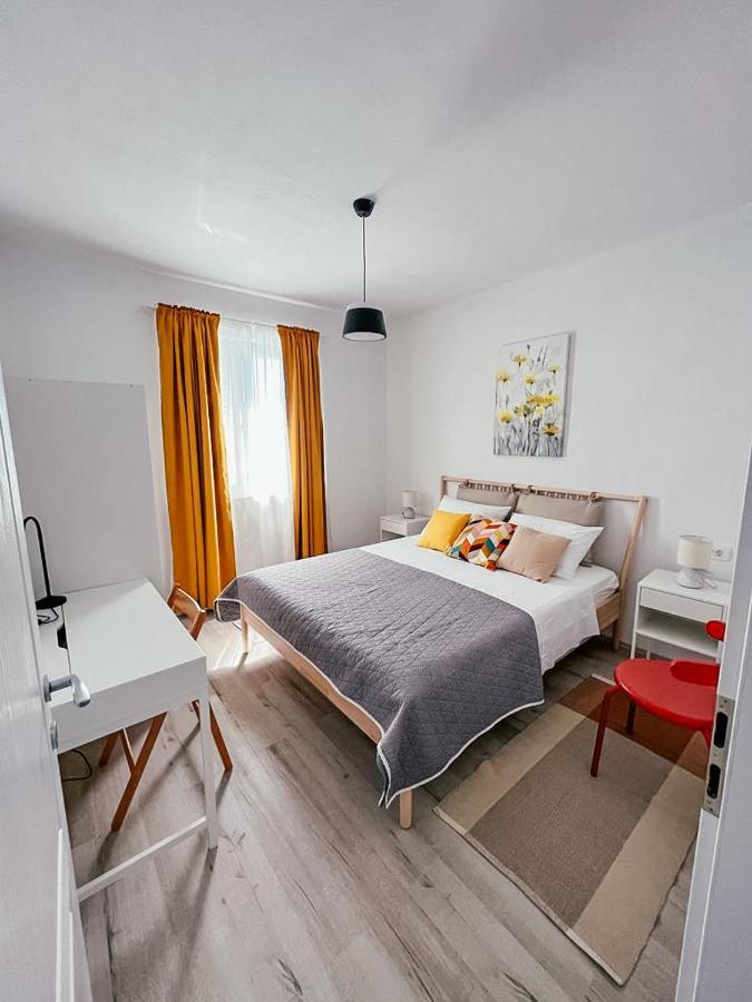 Apartments Happy Sukošan Extérieur photo