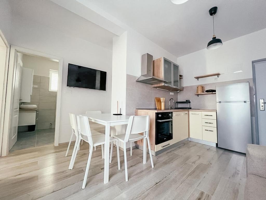 Apartments Happy Sukošan Extérieur photo